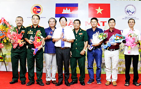 Kỷ niệm 40 năm ngày Chiến thắng chiến tranh, bảo vệ biên giới Tây Nam của Tổ quốc và cùng quân dân Campuchia chiến thắng chế độ diệt chủng (7-1-1979 - 7-1-2019): Đi qua những ngày binh lửa