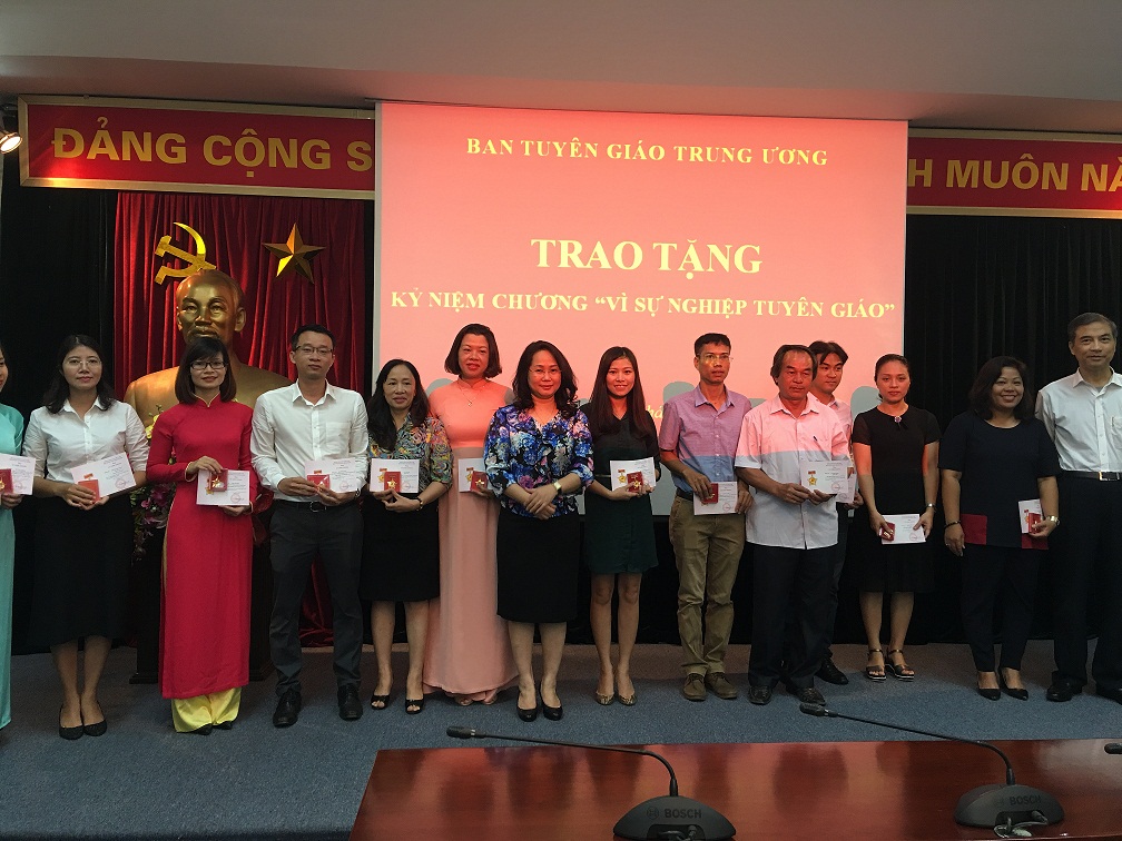 Ban Tuyên giáo Trung ương trao Kỷ niệm chương "Vì sự nghiệp Tuyên giáo"