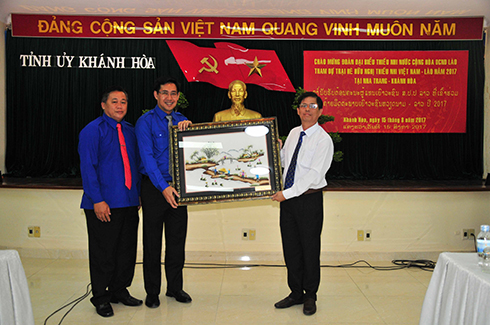 Lãnh đạo tỉnh Khánh Hòa tiếp đoàn đại biểu thiếu nhi Lào