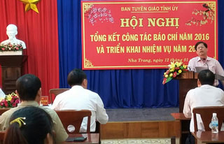 Các cơ quan báo chí, nhà báo cần làm tốt cả hai nhiệm vụ “xây” và “chống”