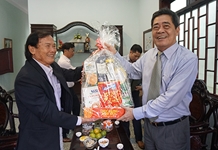 Bí thư Tỉnh ủy Khánh Hòa thăm, chúc Tết gia đình các lãnh đạo chủ chốt của tỉnh đã từ trần
