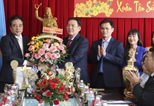 Lãnh đạo tỉnh thăm Công ty Yến sào Khánh Hòa nhân dịp năm mới