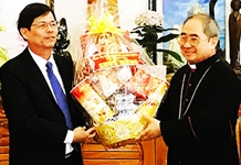 Ông Nguyễn Tấn Tuân thăm Tòa Giám mục Giáo phận Nha Trang và Ban đại diện Tin lành tỉnh