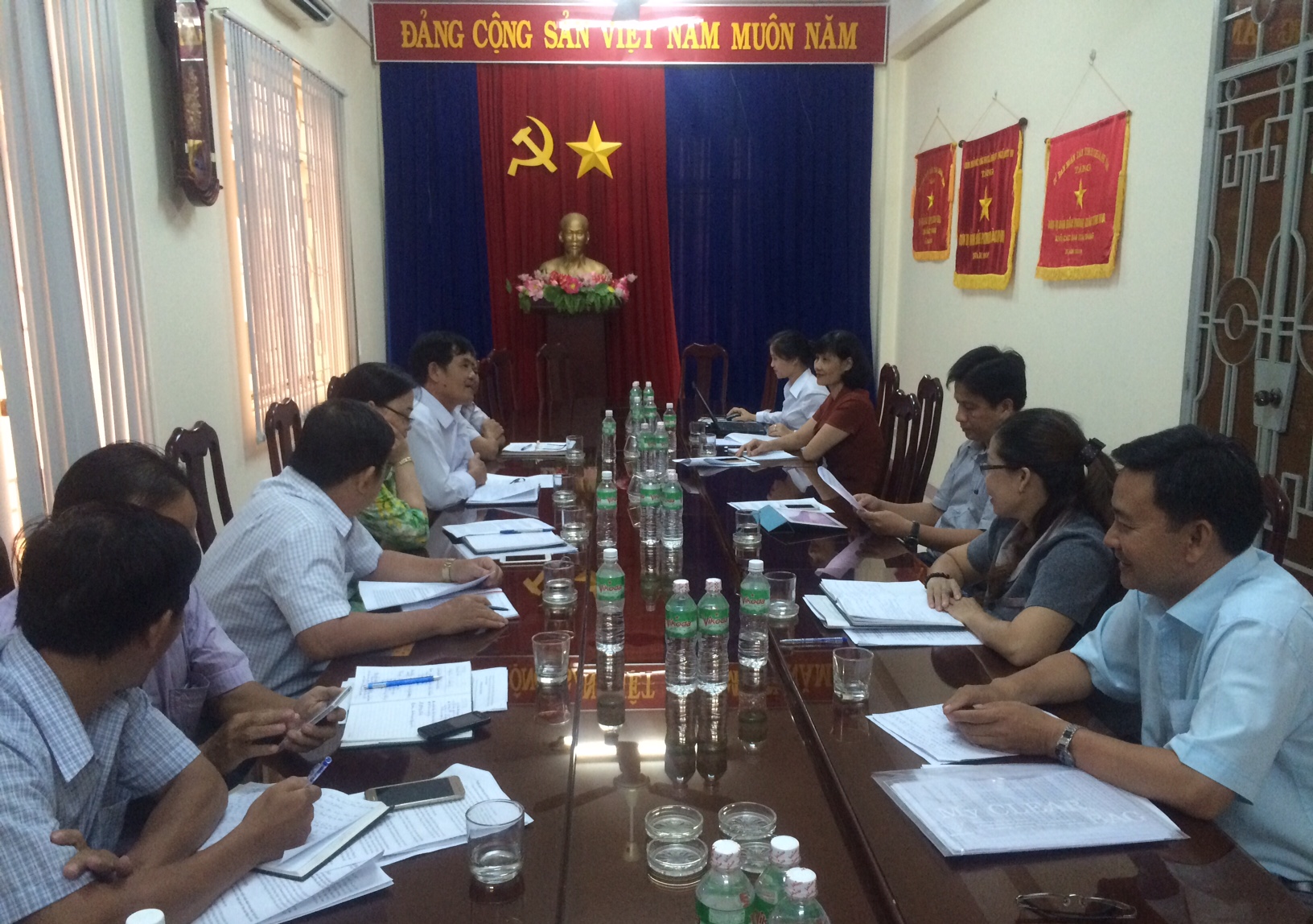 Kiểm tra việc tổ chức học tập, quán triệt, triển khai thực hiện Nghị quyết Đại hội Đảng toàn quốc lần thứ XII và Nghị quyết Đại hội đại biểu Đảng bộ tỉnh Khánh Hòa lần thứ XVII tại Đảng ủy Khối Doanh nghiệp tỉnh.