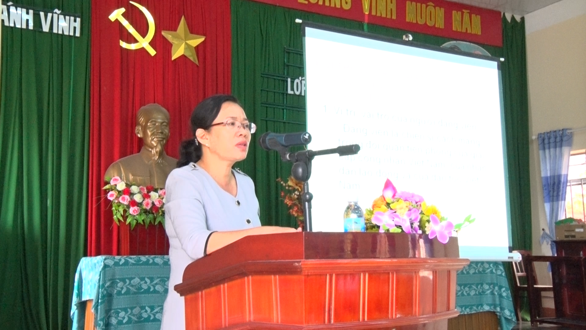 Khánh Vĩnh mở lớp bồi dưỡng đảng viên mới năm 2018