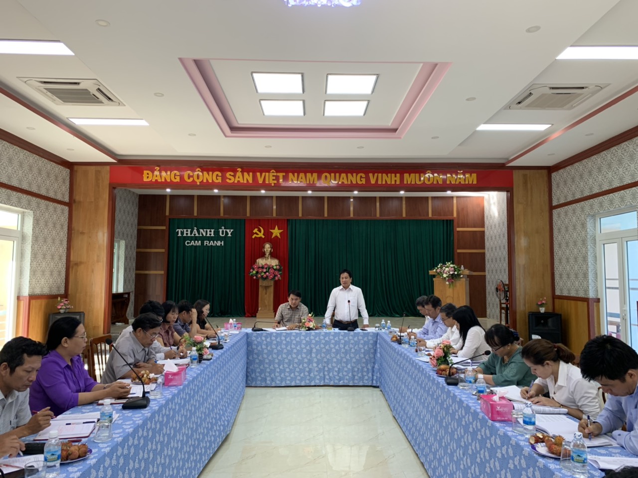 Tiếp tục nâng cao việc triển khai thực hiện Chỉ thị 05 gắn với Nghị quyết Trung ương 4, khóa XII về xây dựng Đảng   