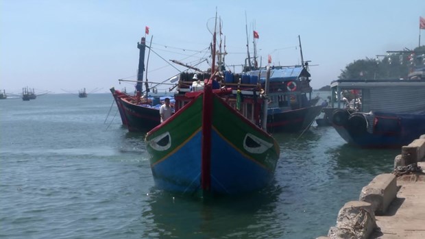 Yêu cầu Trung Quốc phối hợp giải quyết vụ ép tàu cá ở khu vực Hoàng Sa