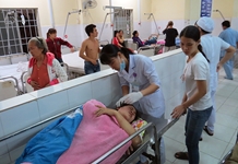 Tích cực điều trị nạn nhân của những vụ sạt lở