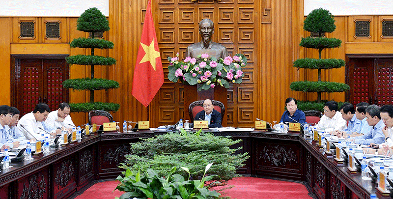 Bảo vệ tính mạng, tài sản người dân tại các tỉnh ven biển miền Trung bị sạt lở bờ biển