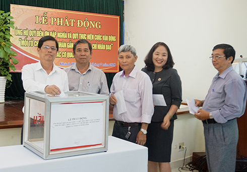 Ủng hộ Quỹ "Đền ơn đáp nghĩa" và Quỹ nhân đạo của tỉnh gần 200 triệu đồng