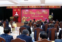 Thủ tướng Nguyễn Xuân Phúc chúc Tết cán bộ lão thành miền Trung