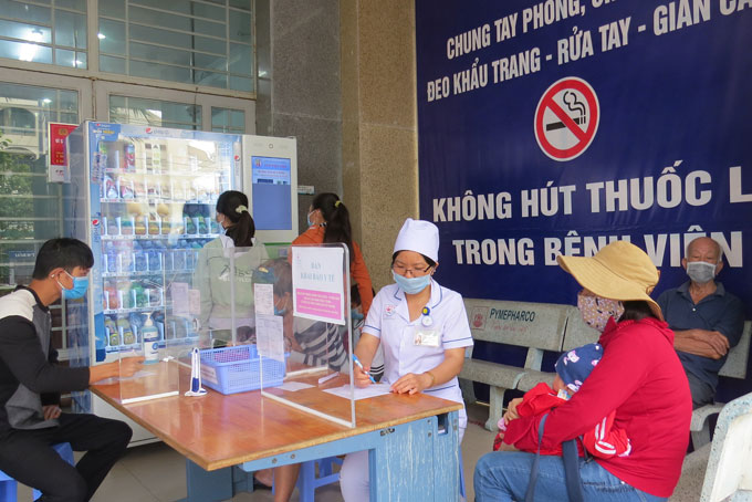 Xử phạt nghiêm các trường hợp không đeo khẩu trang nơi công cộng
