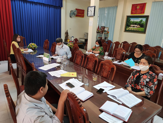 Góp ý, thảo luận cho các văn kiện trình Đại hội đại biểu toàn quốc lần thứ XIII của Đảng và dự thảo Báo cáo chính trị trình Đại hội Đảng bộ Khối các cơ quan tỉnh lần thứ VIII