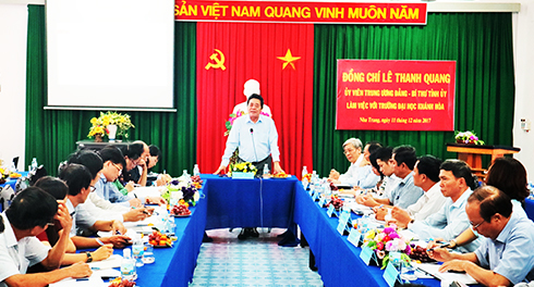 Lãnh đạo tỉnh làm việc với Trường Đại học Khánh Hòa