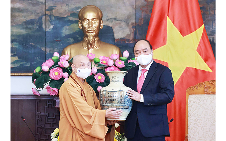 Chủ tịch nước Nguyễn Xuân Phúc tiếp Đoàn lãnh đạo Giáo hội Phật giáo Việt Nam