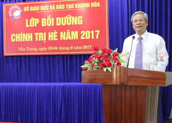 Bồi dưỡng chính trị hè năm 2017 cho đội ngũ cán bộ chủ chốt ngành Giáo dục - Đào tạo tỉnh 