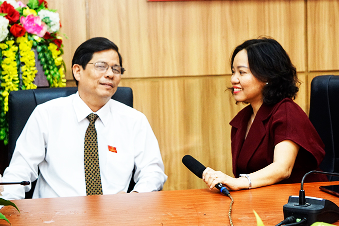 Đoàn kết vượt qua khó khăn, tập trung phát triển kinh tế - xã hội, chăm lo đời sống nhân dân