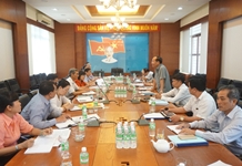 Tập trung lãnh đạo, chỉ đạo thực hiện Nghị quyết Trung ương 4 gắn với Chỉ thị 05 sát với thực tiễn địa phương