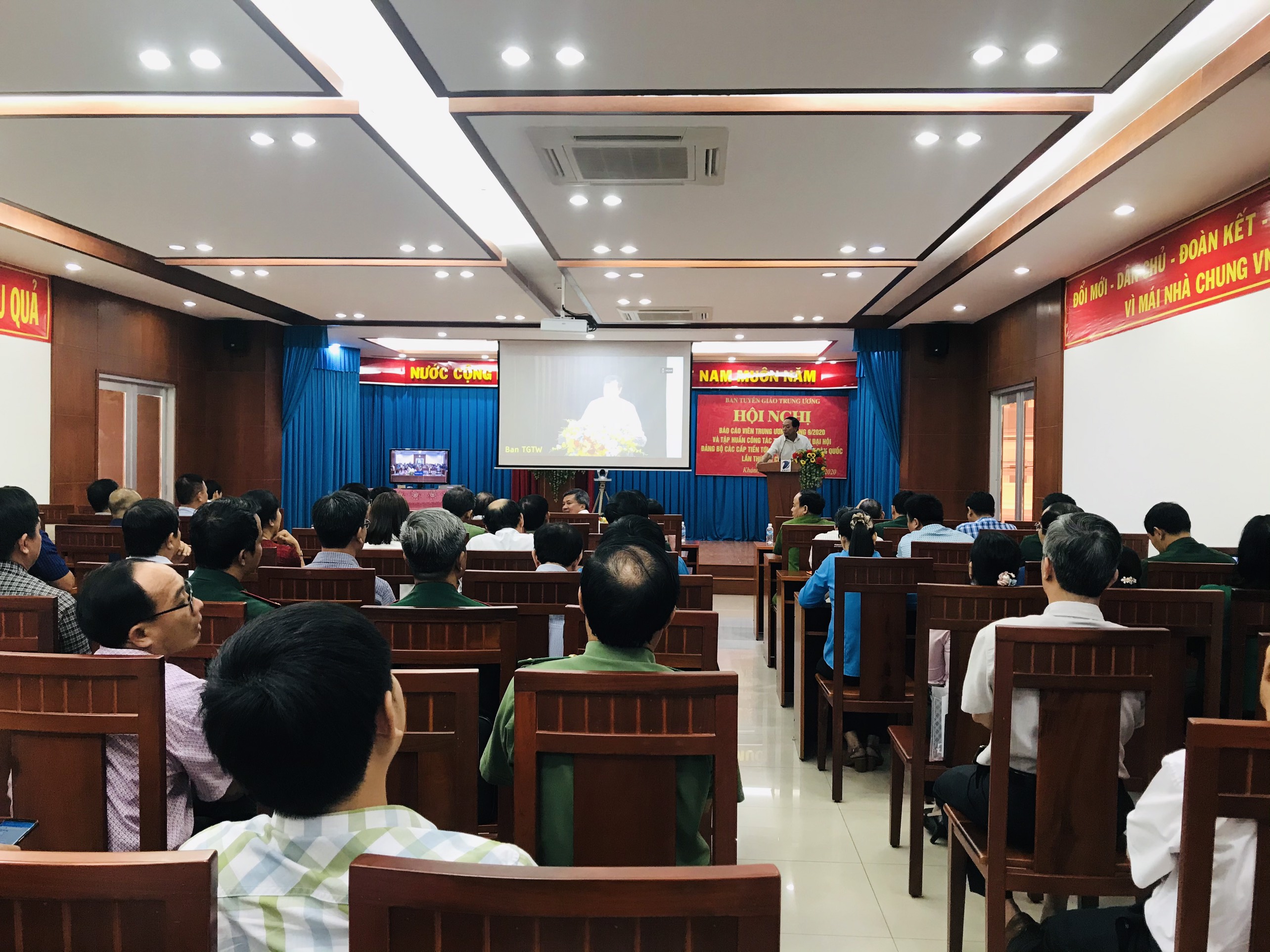 Hội nghị trực tuyến báo cáo viên tháng 9/2020 và tập huấn công tác tuyên truyền đại hội đảng bộ các cấp và Đại hội XIII của Đảng 