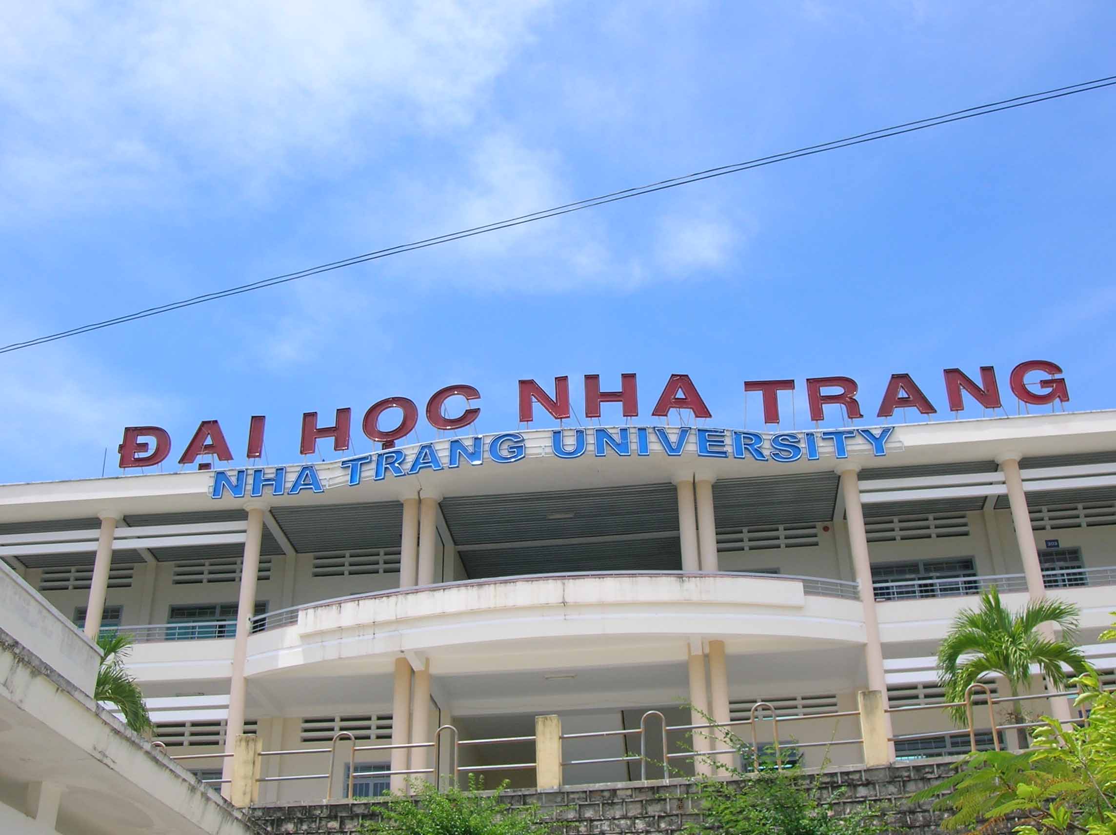 Lãnh đạo tỉnh làm việc với Trường Đại học Nha Trang