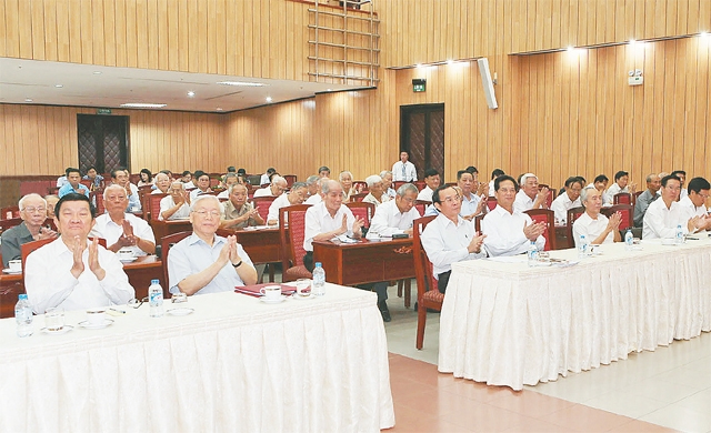 Ban Bí thư gặp mặt cán bộ cấp cao nghỉ hưu khu vực phía nam