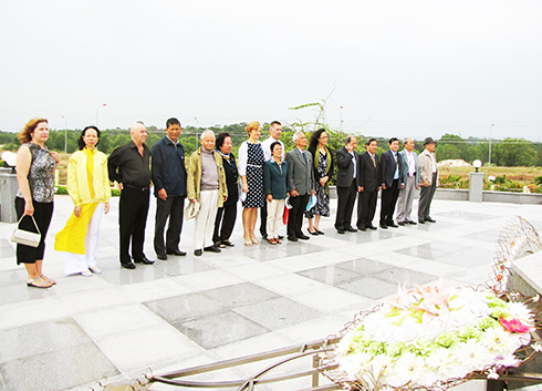 "Tiếp đuốc" cho ngọn lửa Tháng Mười