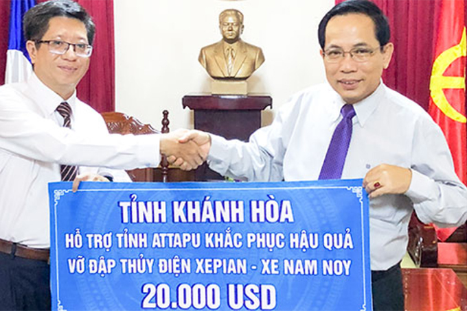 Hỗ trợ tỉnh Attapeu 20.000 USD khắc phục hậu quả vỡ đập thủy điện