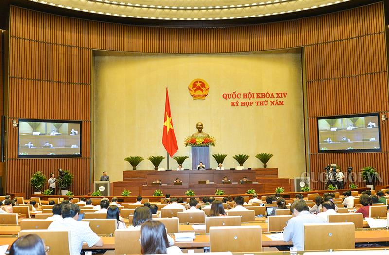 Thảo luận toàn thể tại hội trường về một số nội dung còn ý kiến khác nhau của dự án Luật Cạnh tranh (sửa đổi)