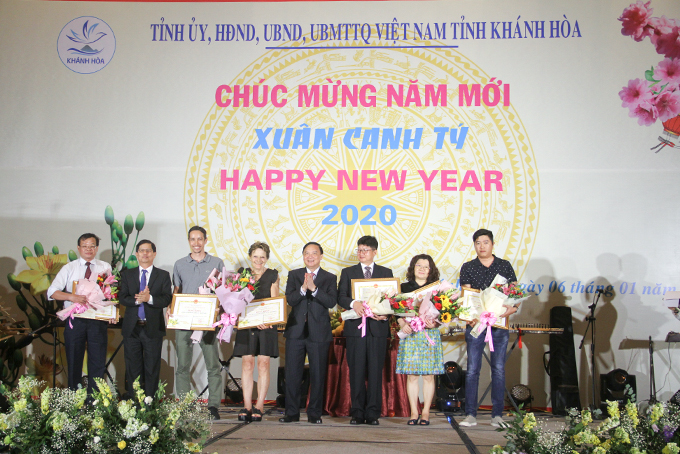 Lãnh đạo tỉnh gặp mặt kiều bào, khách quốc tế nhân dịp năm mới 2020