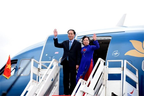 Chủ tịch nước Trần Đại Quang và Phu nhân bắt đầu chuyến thăm cấp Nhà nước tới Campuchia