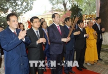 Chủ tịch nước Trần Đại Quang dâng hương khai xuân Mậu Tuất 2018