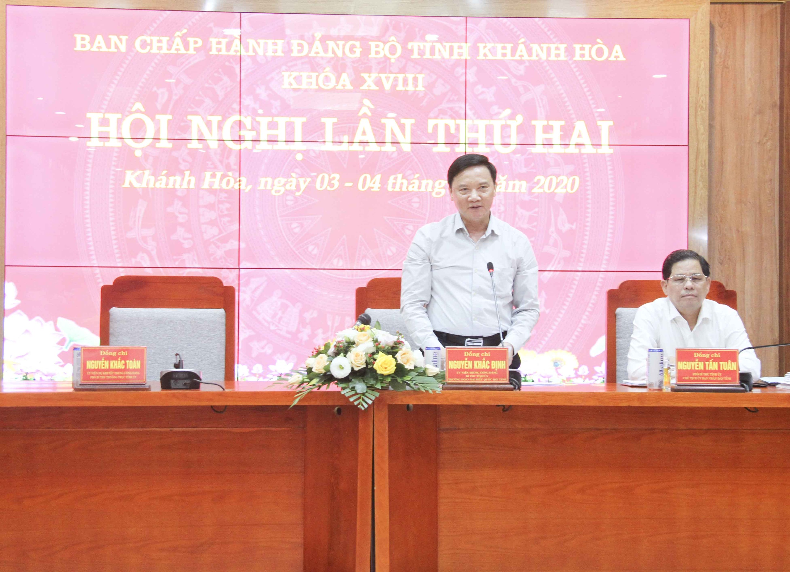  Bế mạc Hội nghị Tỉnh ủy lần thứ 2