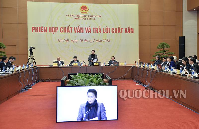 PHIÊN CHẤT VẤN ĐỔI MỚI, THẲNG THẮN VÀ TRÁCH NHIỆM