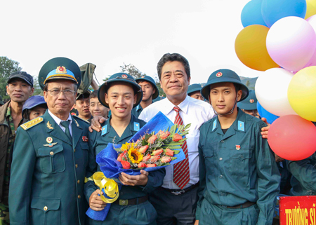 Tưng bừng ngày hội tòng quân