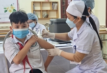 Sáng 5/9: Năm học mới bắt đầu, phải đẩy nhanh tiêm vaccine COVID-19 để bảo vệ trẻ khi đến trường