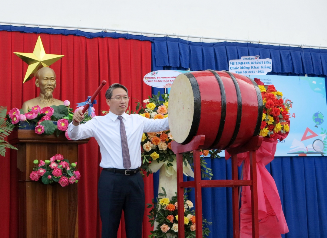 Rộn ràng khai giảng năm học mới