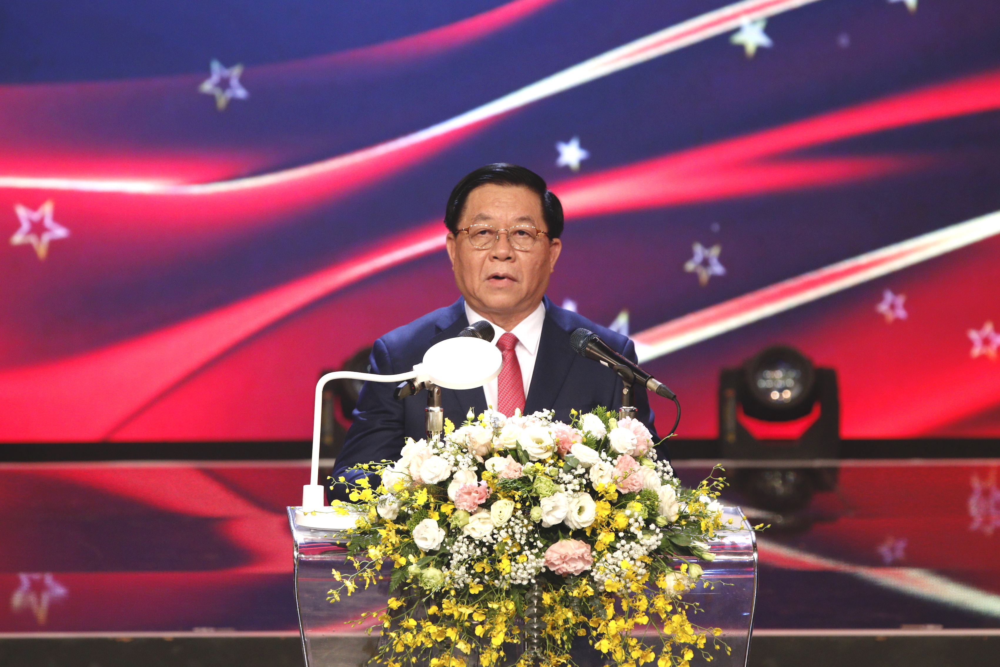Đẩy mạnh việc phát hiện, bồi dưỡng, biểu dương, tuyên truyền, nhân rộng các tấm gương, điển hình trong học tập và làm theo Bác lan tỏa sâu rộng trong toàn xã hội