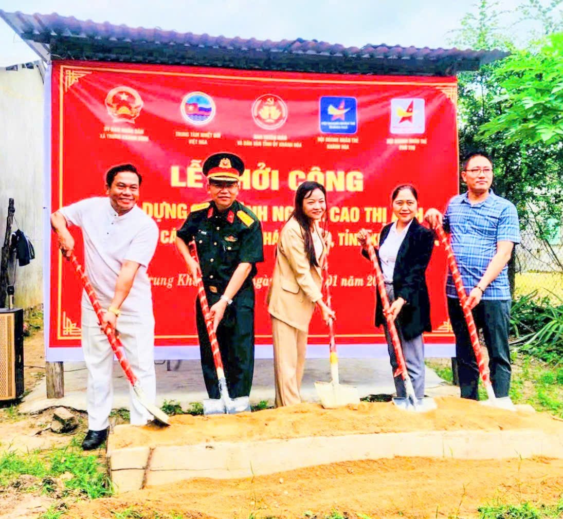 Khởi công xây dựng nhà tình nghĩa cho hộ đồng bào dân tộc thiểu số tại xã Trung Khánh Vĩnh