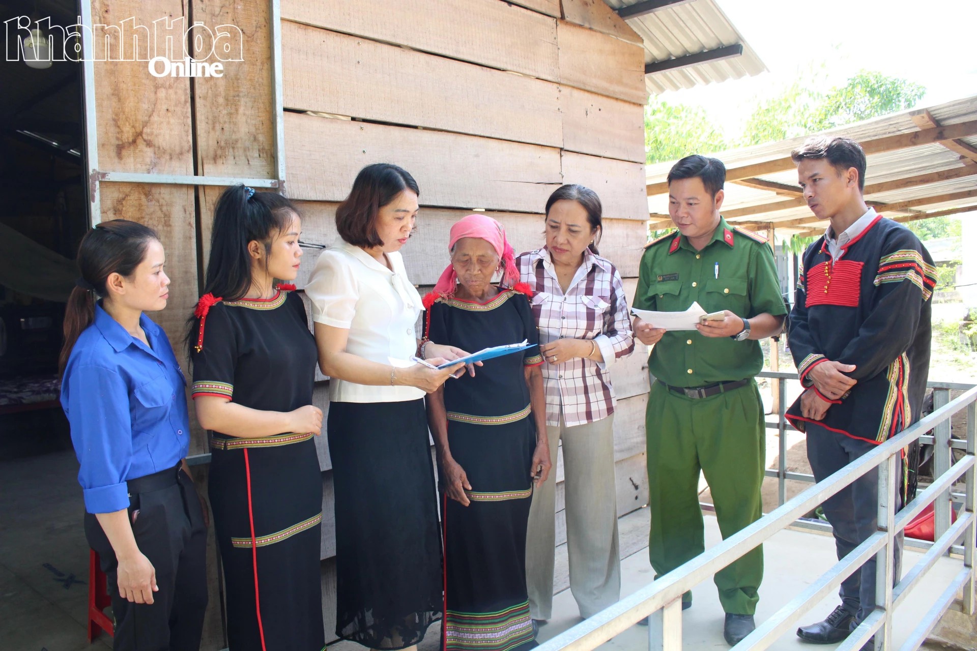 Nâng cao hiệu quả công tác dân tộc, tôn giáo