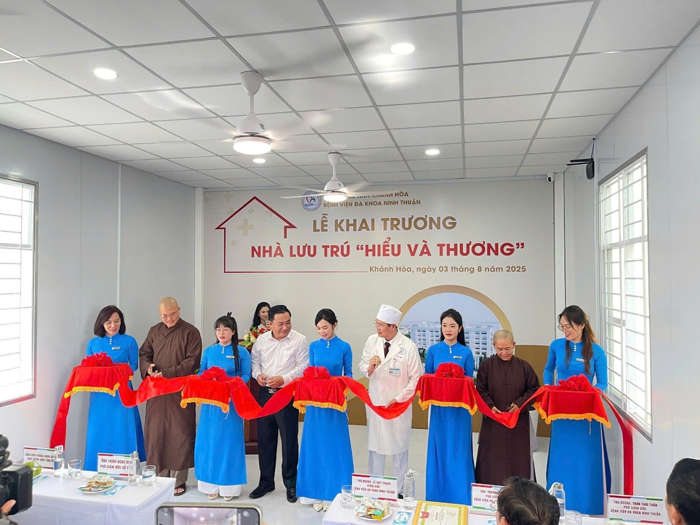Khai trương nhà lưu trú “ Hiểu và Thương” dành cho thân nhân bệnh nhân
