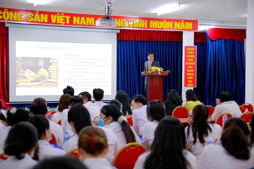 Ứng dụng trí tuệ nhân tạo nhằm nâng cao hiệu quả giảng dạy lý luận chính trị cho sinh viên hiện nay