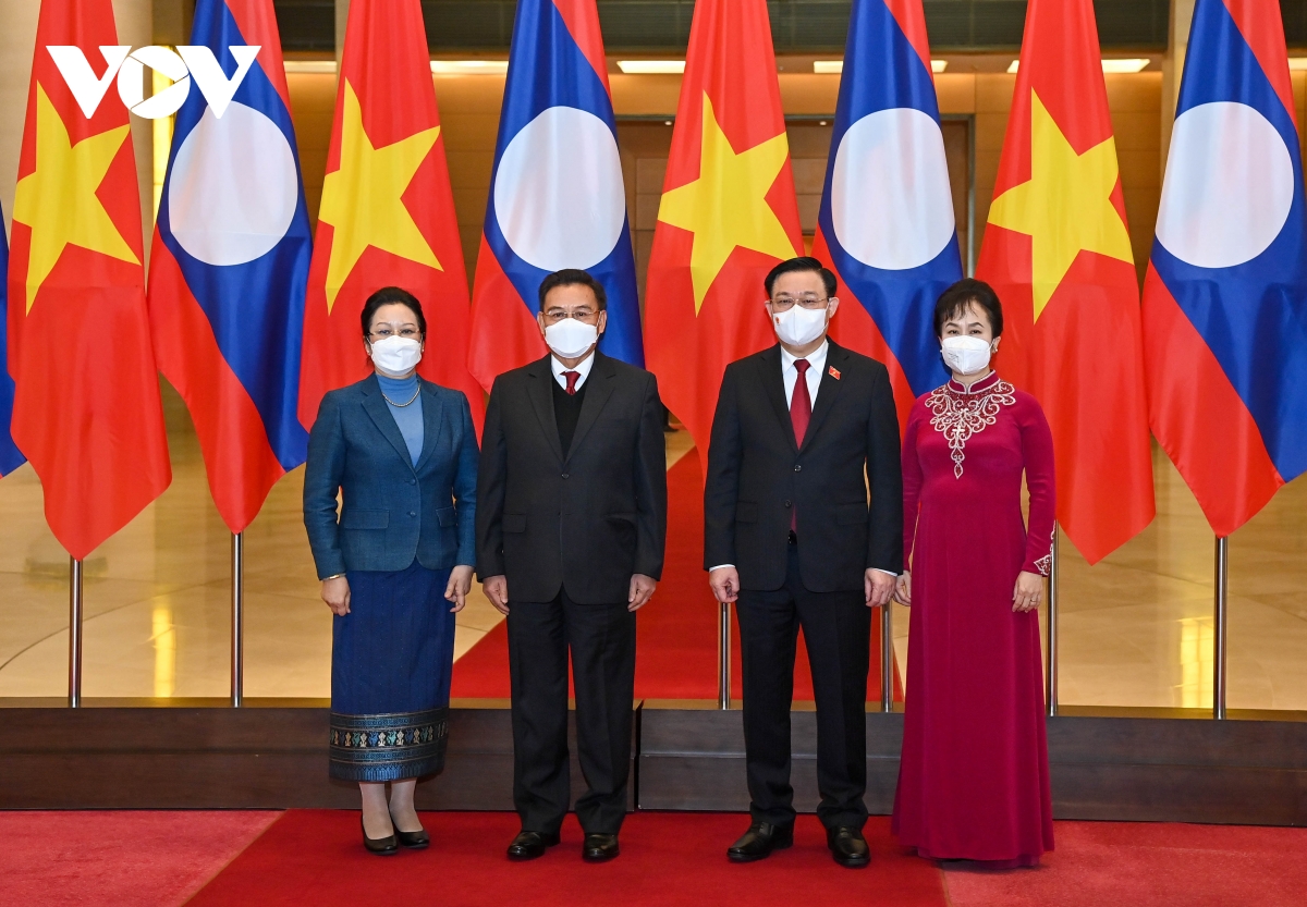          Chủ tịch Quốc hội chủ trì Lễ đón, hội đàm với Chủ tịch Quốc hội nước CHDCND Lào      