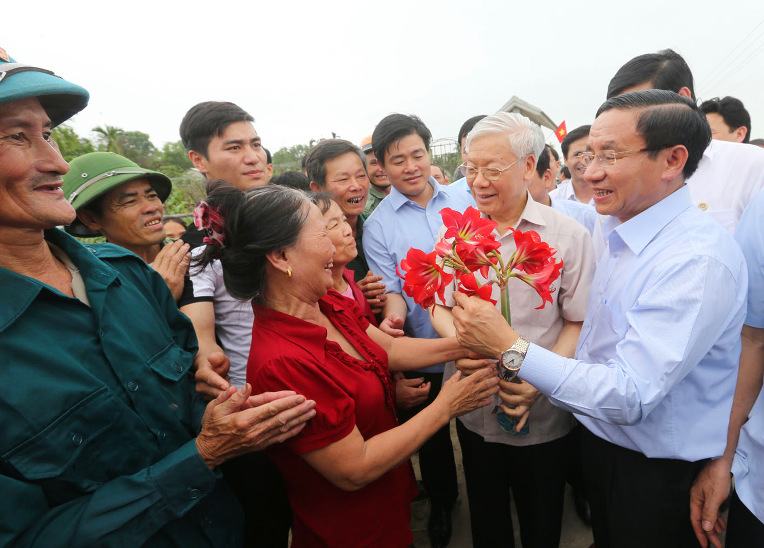 Dựa vào dân để xây dựng, chỉnh đốn Đảng