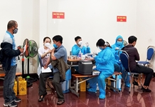 Đẩy nhanh tiêm vắc xin phòng Covid-19 mũi 3 cho người dân
