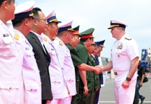Hải quân và Lực lượng Tuần duyên Hoa Kỳ thăm xã giao tại tỉnh Khánh Hòa