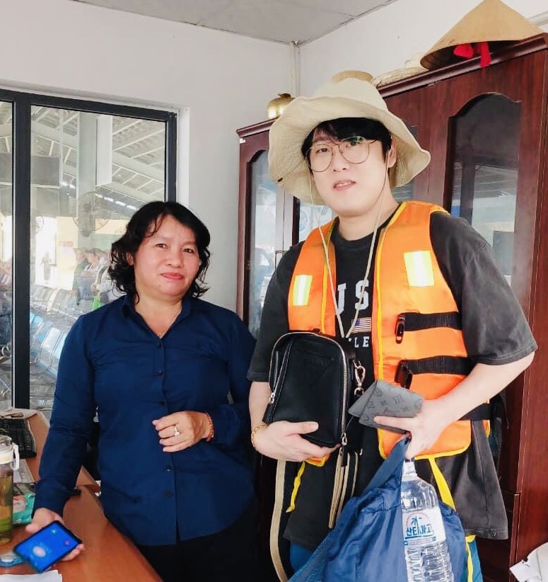 Chủ tịch UBND tỉnh Khánh Hòa:  Tặng Bằng khen cho 3 nhân viên Bến tàu Du lịch Nha Trang trả lại tài sản cho du khách