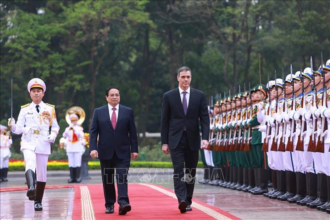 Thủ tướng Phạm Minh Chính chủ trì Lễ đón Thủ tướng Tây Ban Nha thăm chính thức Việt Nam