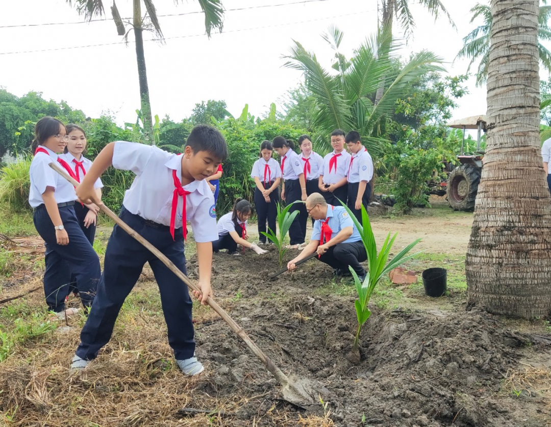 Học kỳ 2 năm học 2023 - 2024: Sẽ dạy nội dung giáo dục địa phương cho lớp 8 và 11