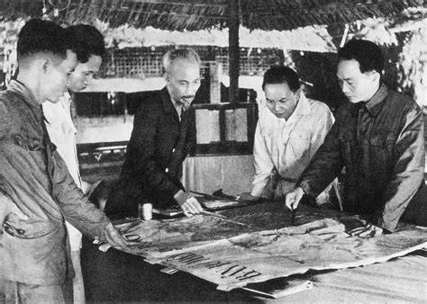 Vận dụng tư tưởng Hồ Chí Minh về “Dĩ bất biến, ứng vạn biến” xây dựng đội ngũ cán bộ làm công tác ngoại giao trong kỷ nguyên phát triển mới