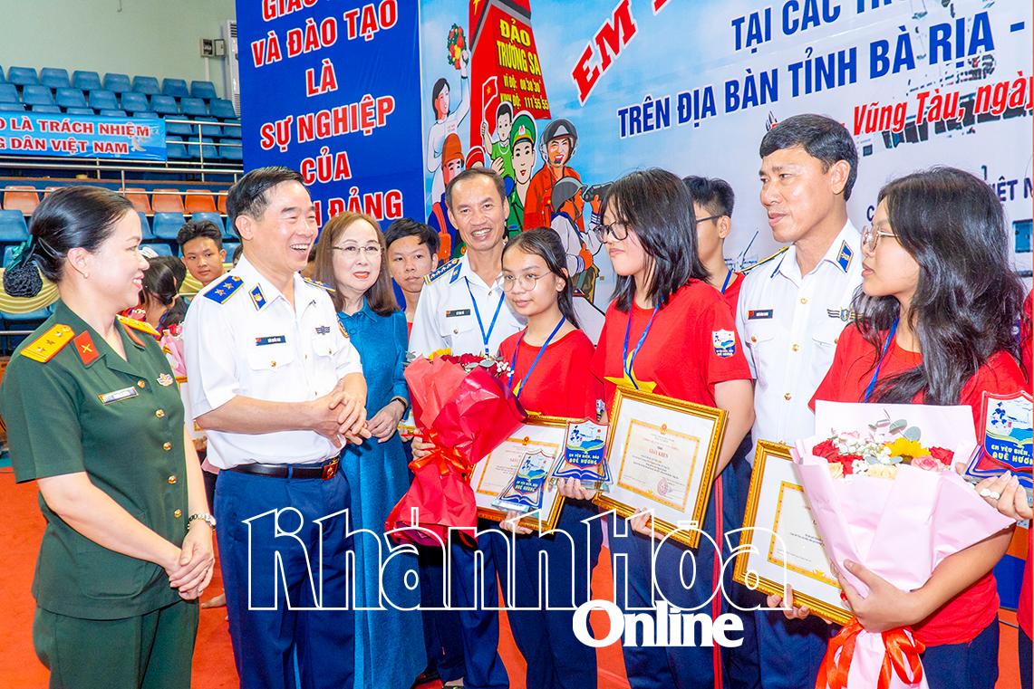 Lan tỏa tình yêu biển, đảo đến thế hệ trẻ
